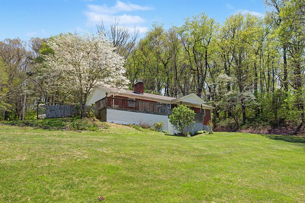 Photo of 104 Frost Ln, Max Meadows, VA 24360 (MLS # 109762)