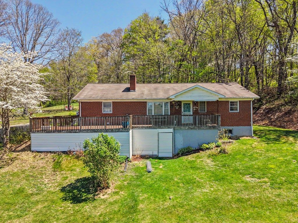 Photo of 104 Frost Ln, Max Meadows, VA 24360 (MLS # 109762)