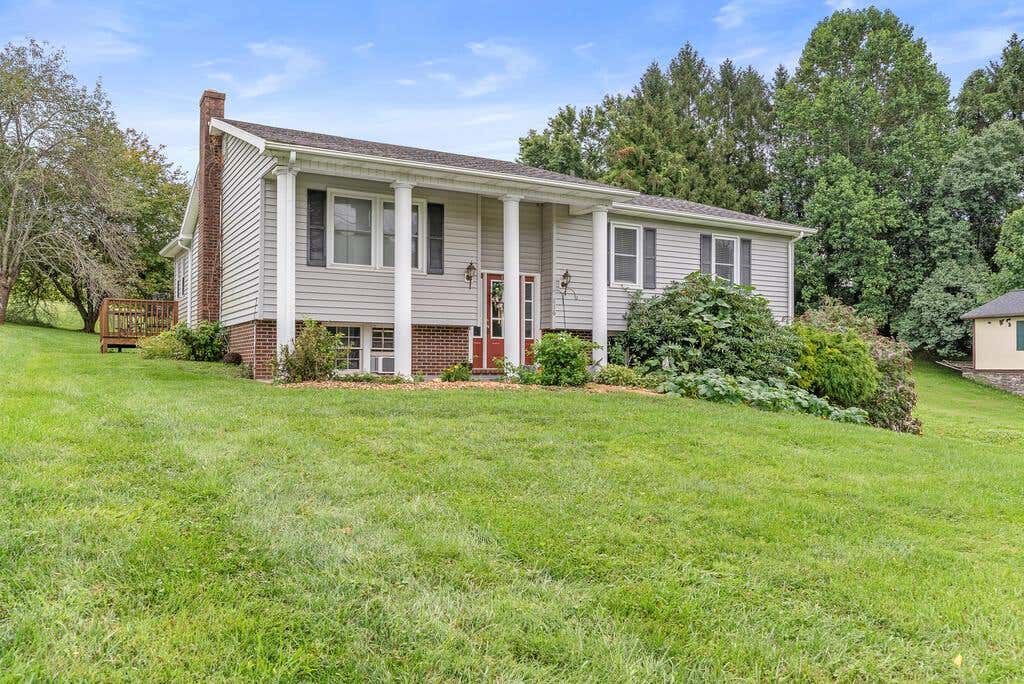 Photo of 116 Sherry Ln, Galax, VA 24333 (MLS # 111615)