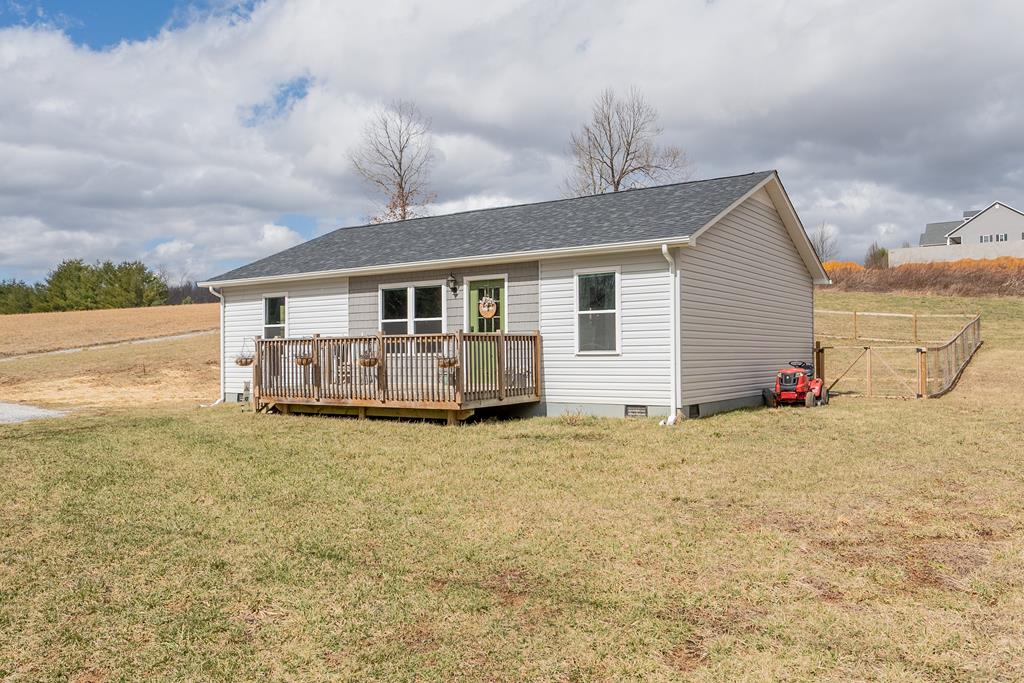 Rural Retreat, Virginia 24368, United States, 3 Bedrooms Bedrooms, ,2 BathroomsBathrooms,Residential,Contingent,85984 Rural Retreat, Virginia 24368, United States, 3 Bedrooms Bedrooms, ,2 BathroomsBathrooms,Residential,Contingent,85984