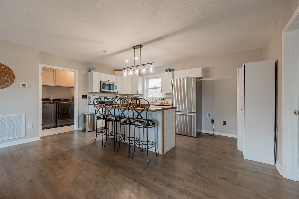 Rural Retreat, Virginia 24368, United States, 3 Bedrooms Bedrooms, ,2 BathroomsBathrooms,Residential,Contingent,85984