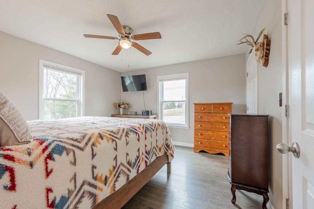 Rural Retreat, Virginia 24368, United States, 3 Bedrooms Bedrooms, ,2 BathroomsBathrooms,Residential,Contingent,85984