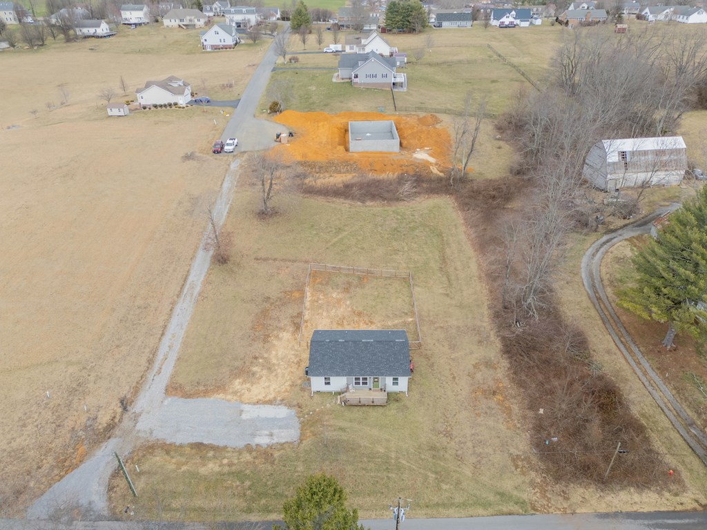 Rural Retreat, Virginia 24368, United States, 3 Bedrooms Bedrooms, ,2 BathroomsBathrooms,Residential,Contingent,85984