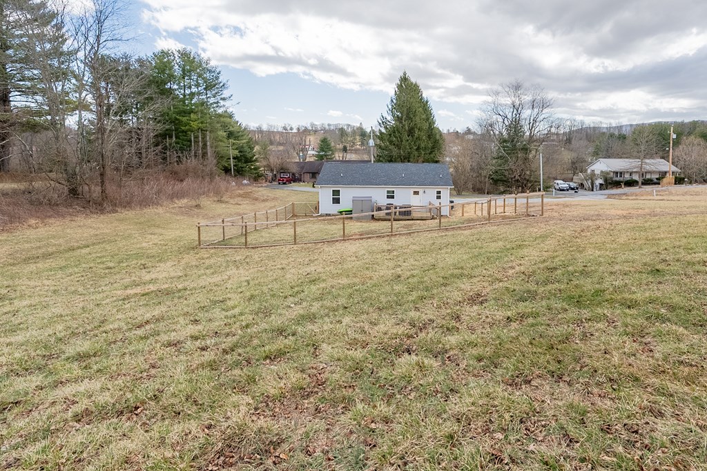 Rural Retreat, Virginia 24368, United States, 3 Bedrooms Bedrooms, ,2 BathroomsBathrooms,Residential,Contingent,85984