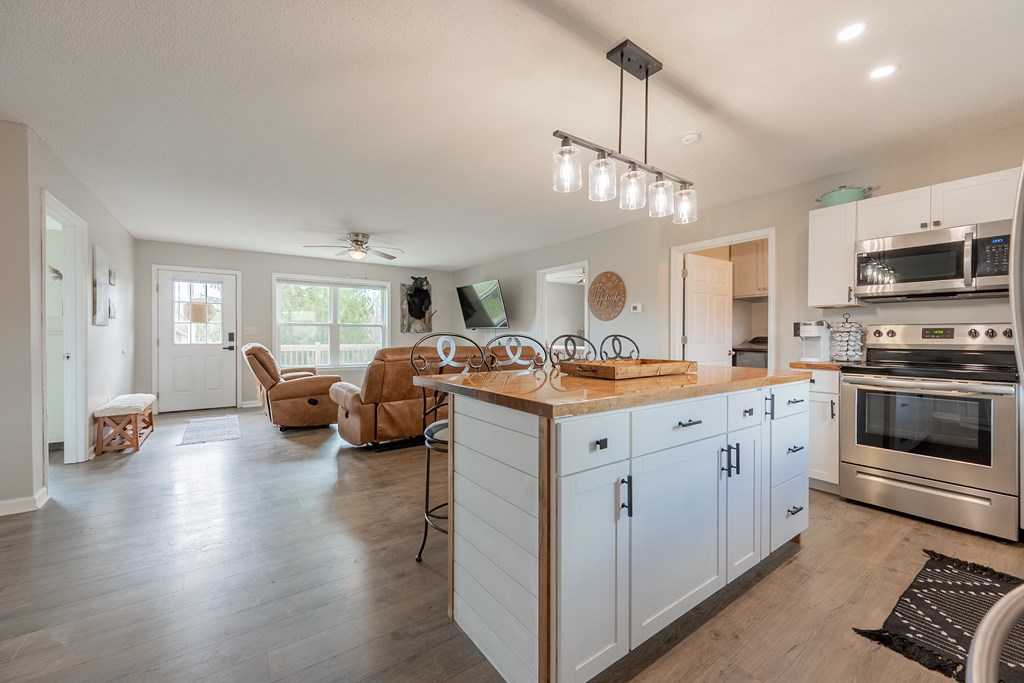 Rural Retreat, Virginia 24368, United States, 3 Bedrooms Bedrooms, ,2 BathroomsBathrooms,Residential,Contingent,85984