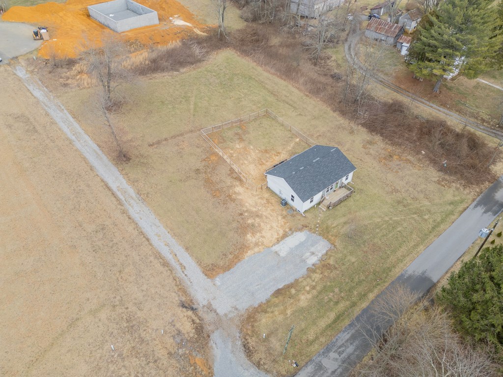 Rural Retreat, Virginia 24368, United States, 3 Bedrooms Bedrooms, ,2 BathroomsBathrooms,Residential,Contingent,85984