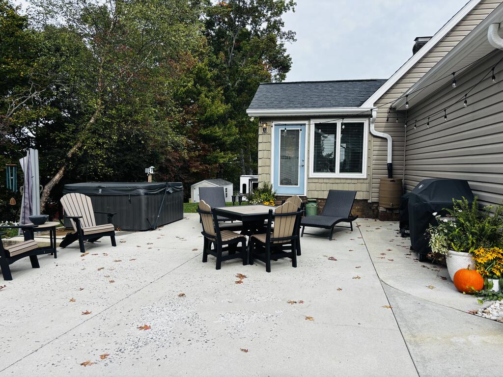 Photo of 50 Mahogany Dr, Galax, VA 24333 (MLS # 112360)