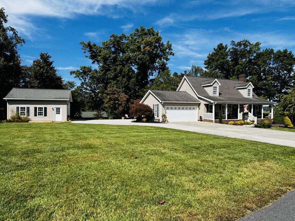 Photo of 50 Mahogany Dr, Galax, VA 24333 (MLS # 112360)