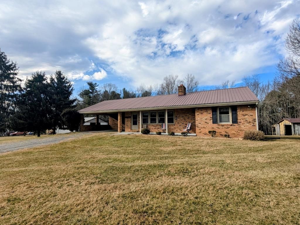Photo of 183 Abrahams Place, Floyd, VA 24091 (MLS # 104725)