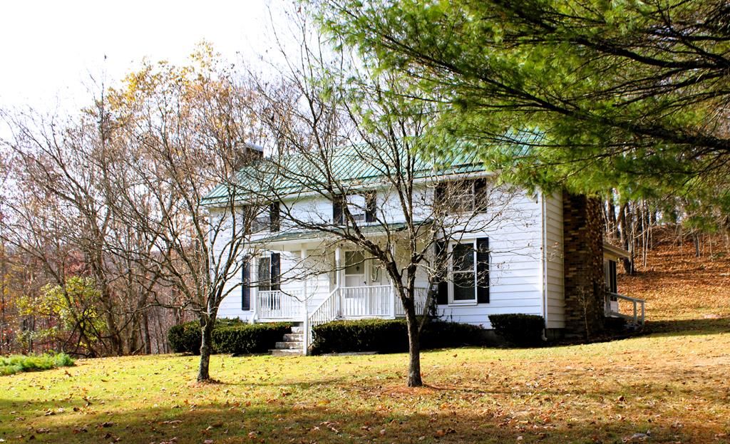 Photo of 492 Daw Road, Raven, VA 24639 (MLS # 110168)