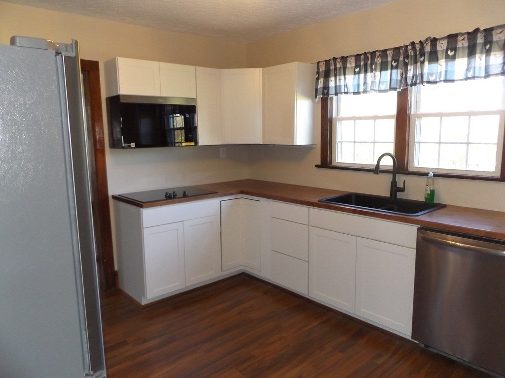 Photo of 6671 Snake Creek Rd, Hillsville, VA 24343 (MLS # 103851)
