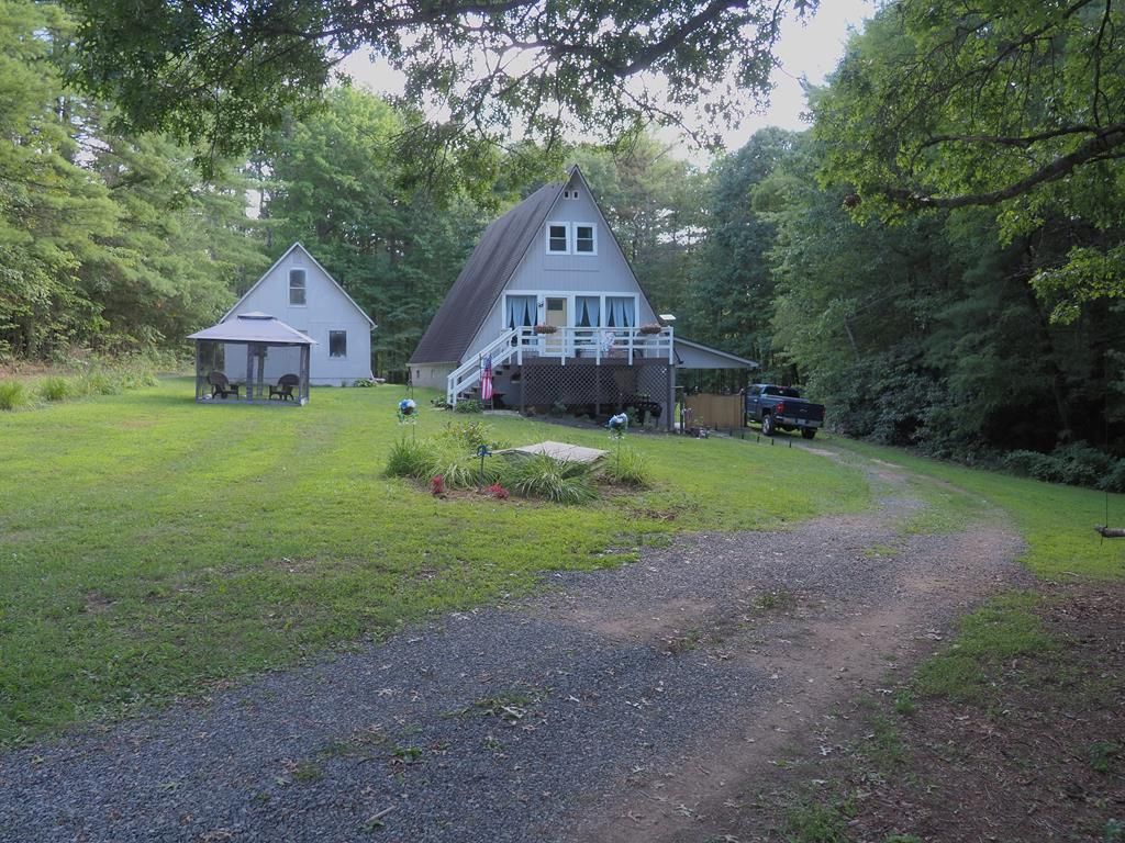 Photo of 705 Whitetown Rd, Hillsville, VA 24343 (MLS # 103170)