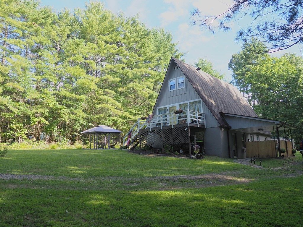 Photo of 705 Whitetown Rd, Hillsville, VA 24343 (MLS # 103170)