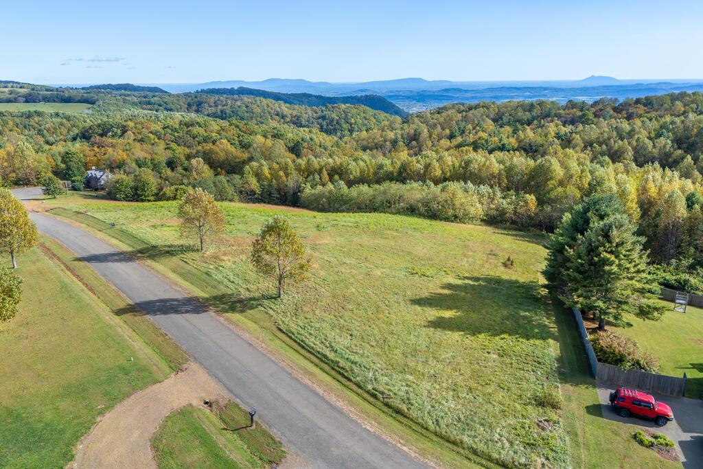 Photo of 130 Continental Dr #11, Hillsville, VA 24343 (MLS # 112316)