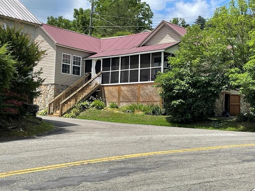 Photo of 101 Vine, Fries, VA 24330 (MLS # 104523)