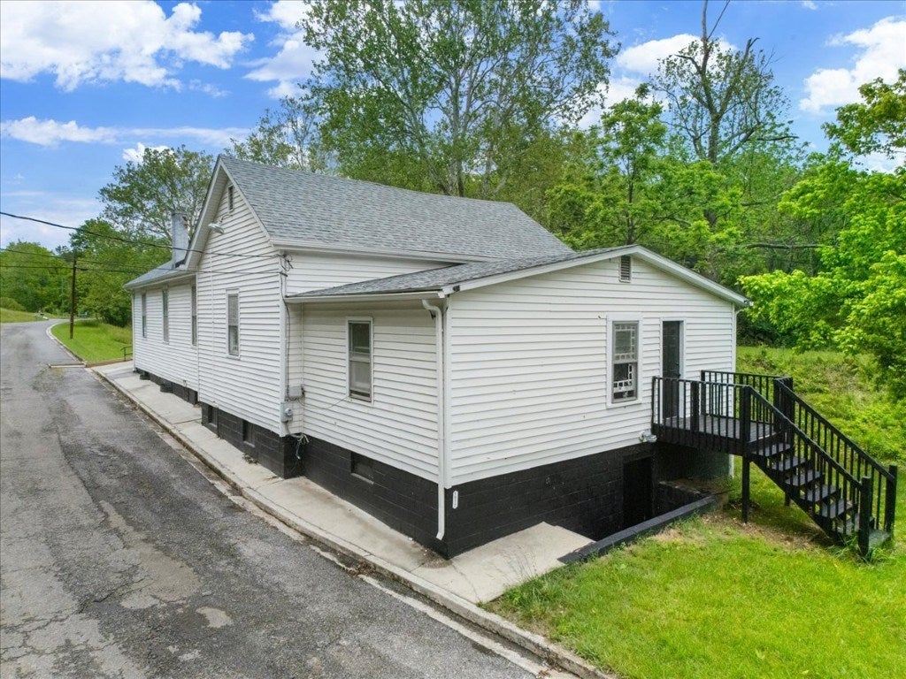 1977 Alum Spring Road