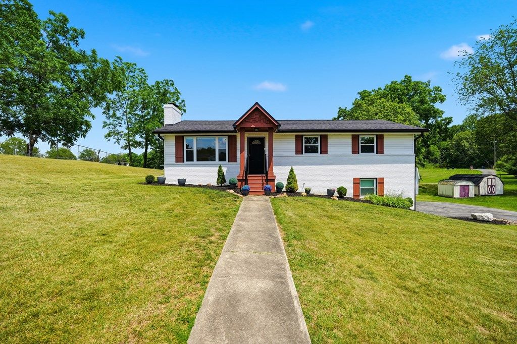 Photo of 537 Mosswood Lane, Bristol, VA 24201 (MLS # 110254)