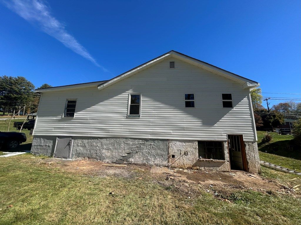 Photo of 379 Freedom Avenue, Tazewell, VA 24651 (MLS # 103786)