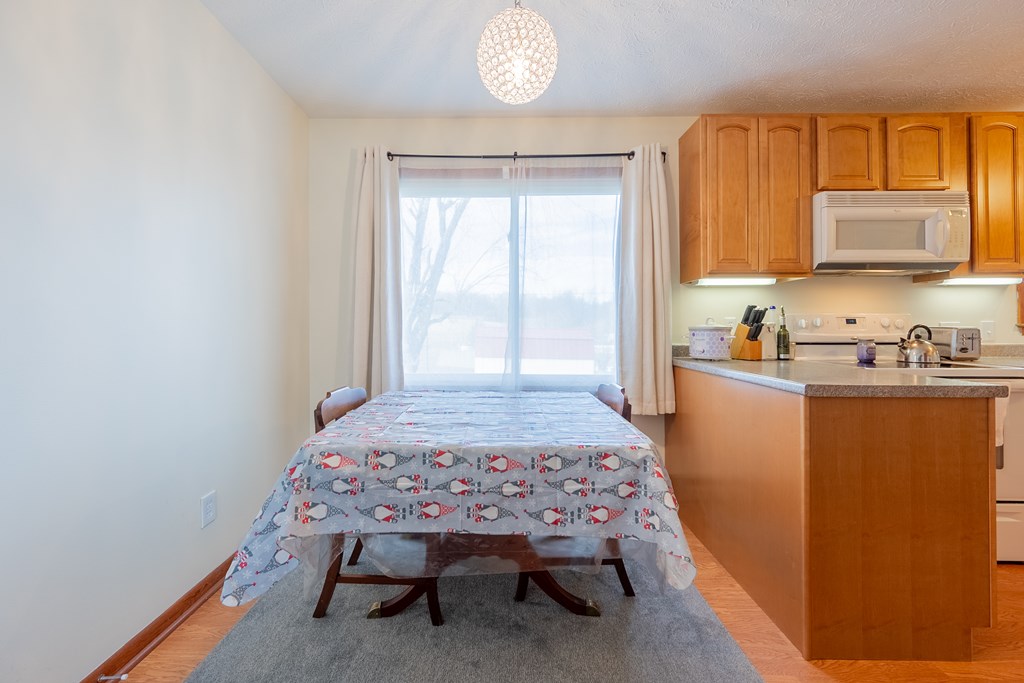 Rural Retreat, Virginia 24368, United States, 3 Bedrooms Bedrooms, ,2 BathroomsBathrooms,Residential,Active,22929