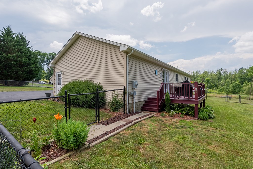 Woodlawn, Virginia 24381, United States, 3 Bedrooms Bedrooms, ,2 BathroomsBathrooms,Residential,Active,161883