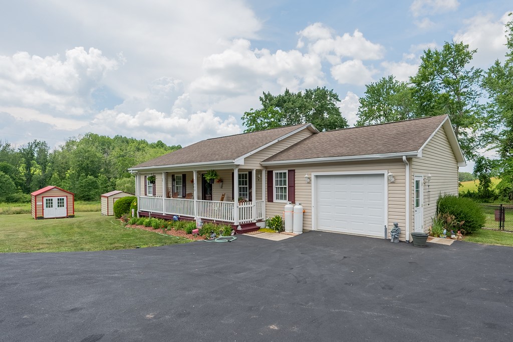 Woodlawn, Virginia 24381, United States, 3 Bedrooms Bedrooms, ,2 BathroomsBathrooms,Residential,Active,161883