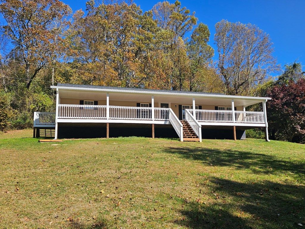 Photo of 207 Rippey Hollow Rd, Galax, VA 24333 (MLS # 103890)
