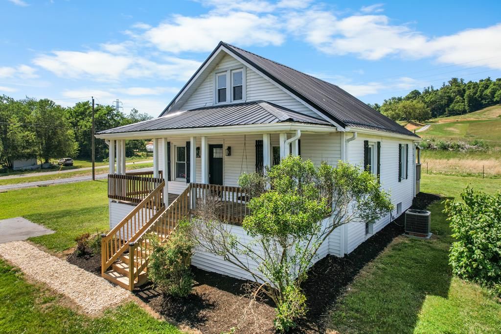 Photo of 18087 Wyndale Road, Abingdon, VA 24210 (MLS # 110176)