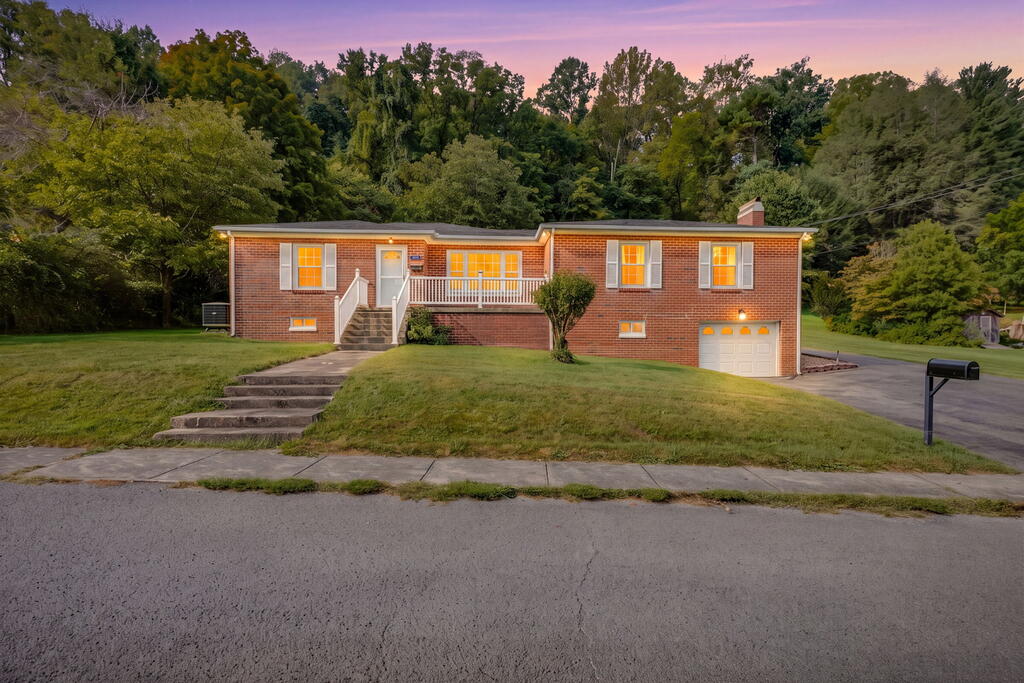 Photo of 407 North Street, Richlands, VA 24641 (MLS # 111857)