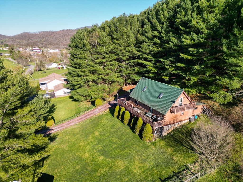 Photo of 401 Plymouth Hollow Road, North Tazewell, VA 24630 (MLS # 109539)