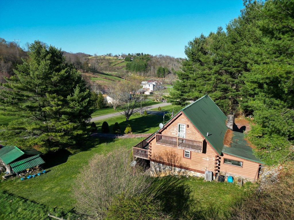 Photo of 401 Plymouth Hollow Road, North Tazewell, VA 24630 (MLS # 109539)