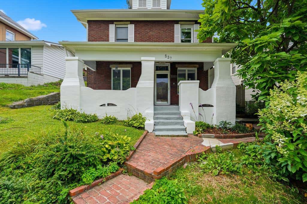 Photo of 537 Oak Avenue, Norton, VA 24273 (MLS # 110970)