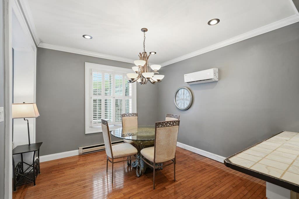 Photo of 537 Oak Avenue, Norton, VA 24273 (MLS # 110970)