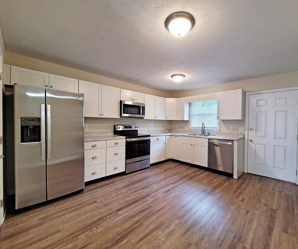 Photo of 952 Beverly Drive, Unit #10 DR, Abingdon, VA 24210 (MLS # 110172)