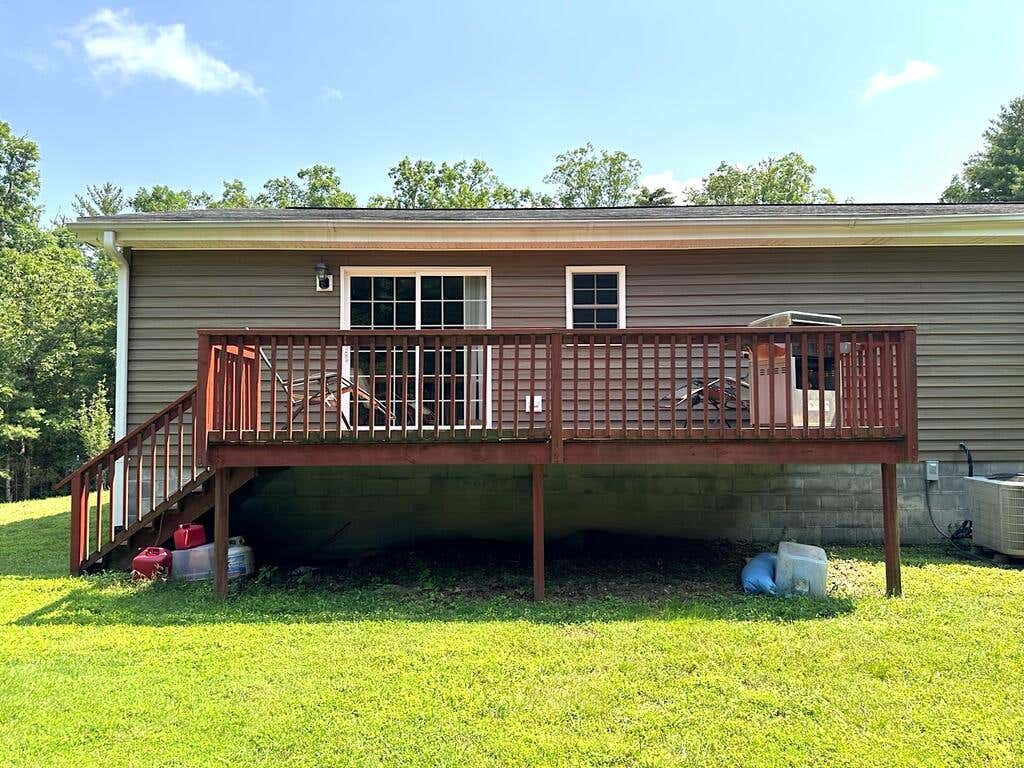 Photo of 332 Ironwood Lane, Wytheville, VA 24382 (MLS # 111441)