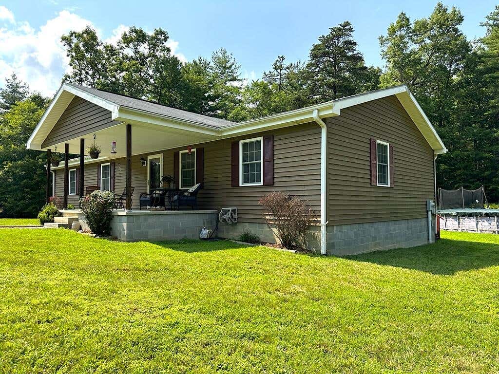 Photo of 332 Ironwood Lane, Wytheville, VA 24382 (MLS # 111441)