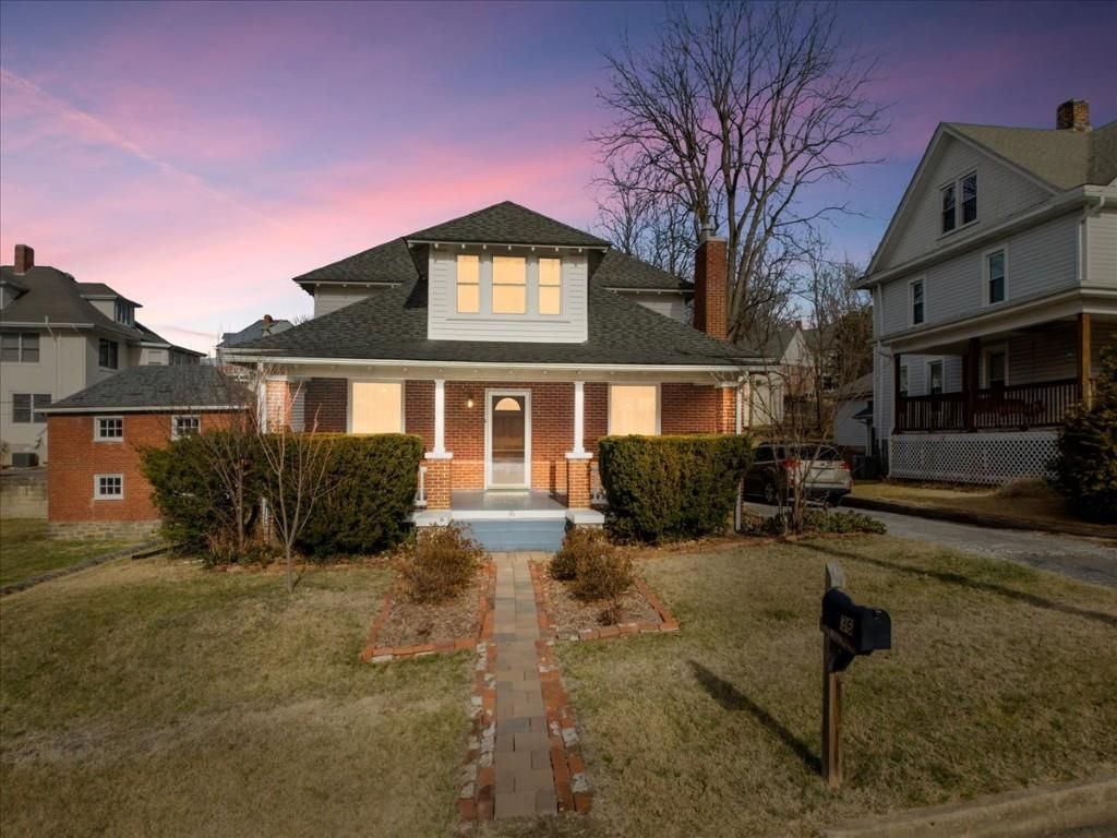 Photo of 36 NW 8th Street, Pulaski, VA 24301 (MLS # 104549)