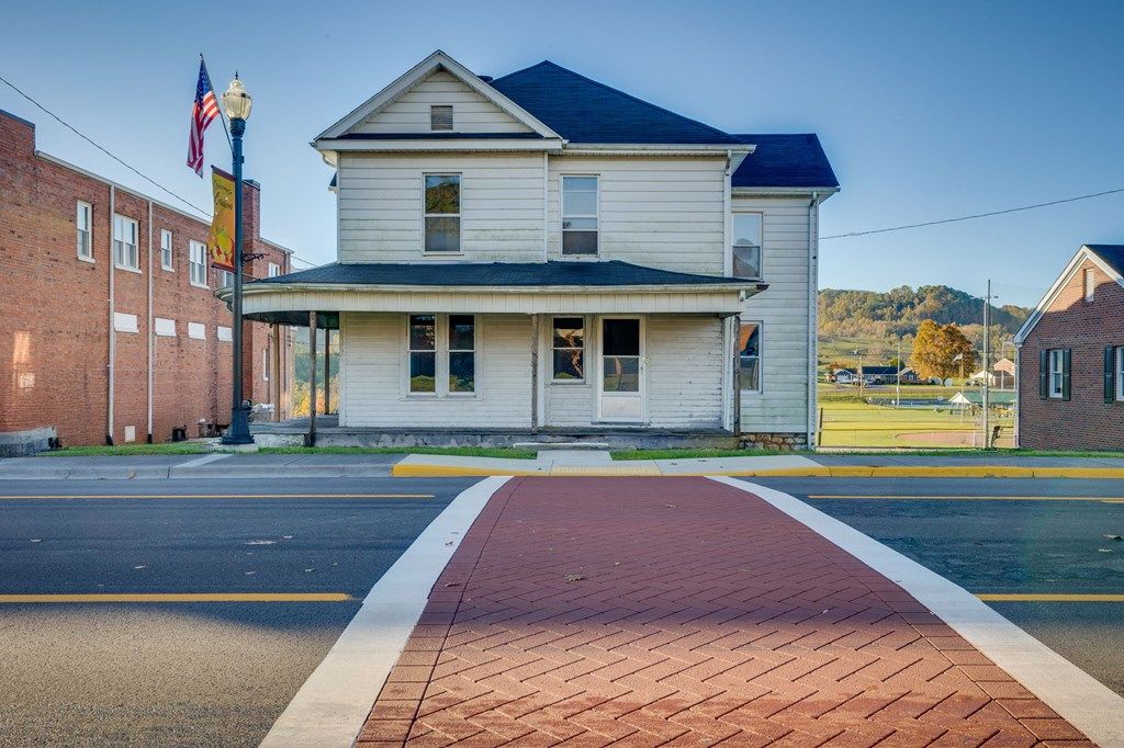 Photo of 293 W Main Street, Lebanon, VA 24266 (MLS # 103860)