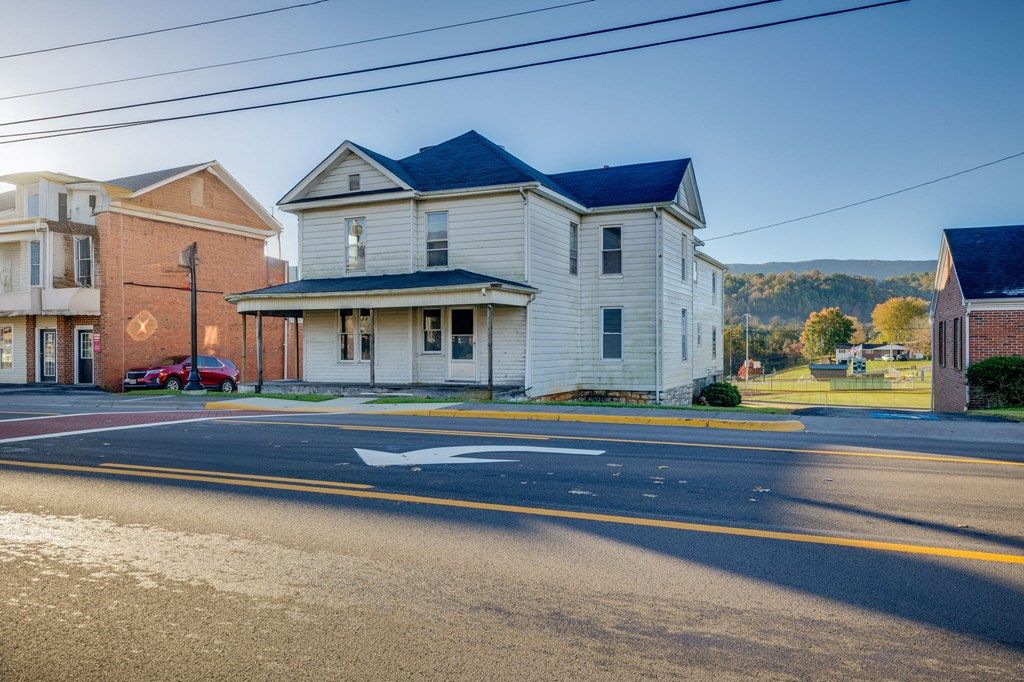 Photo of 293 W Main Street, Lebanon, VA 24266 (MLS # 103860)