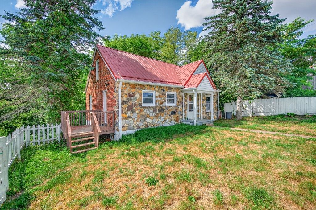 Photo of 287 Tabernacle Rd, Fries, VA 24330 (MLS # 111014)