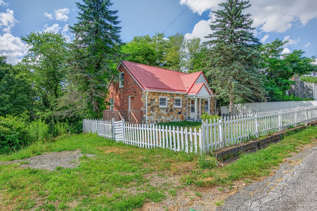 287 Tabernacle Rd.