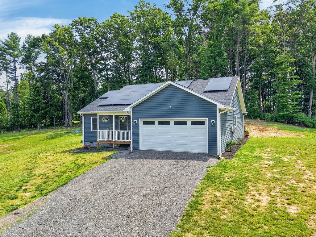 Photo of 192 Lonesome Dove Dr, Woodlawn, VA 24381 (MLS # 110769)