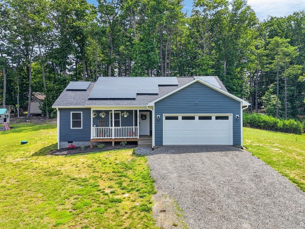 Photo of 192 Lonesome Dove Dr, Woodlawn, VA 24381 (MLS # 110769)