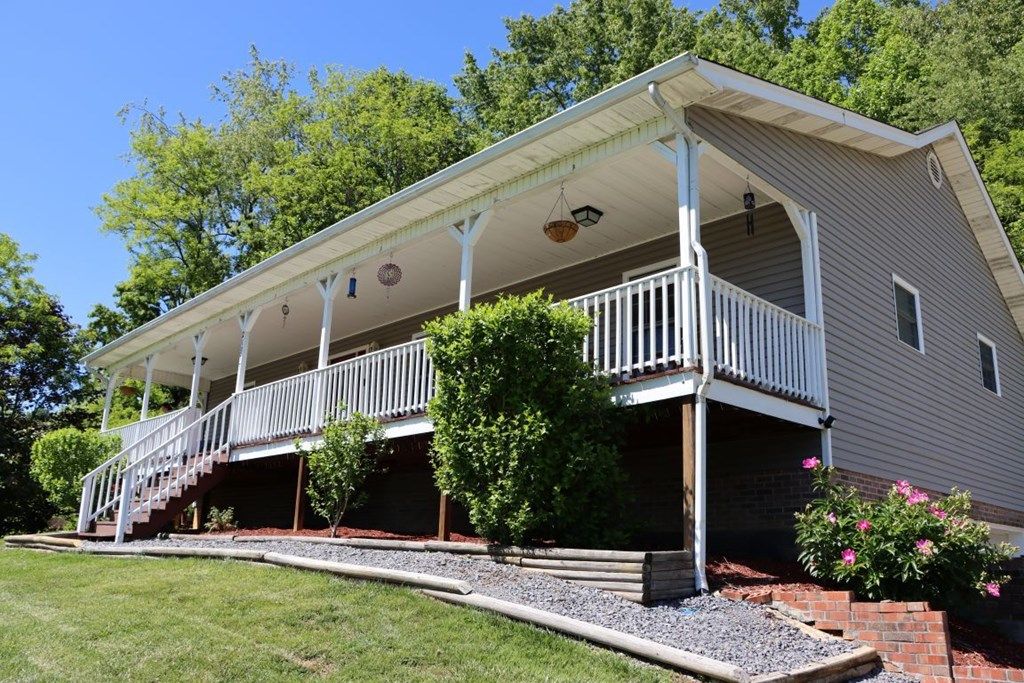 Photo of 21377 Tranbarger Rd, Bristol, VA 24202 (MLS # 110094)