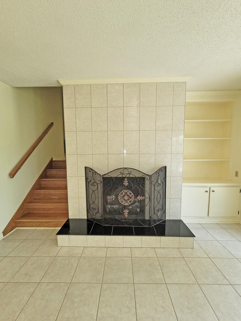 Photo of 133 Glenrochie Drive, Abingdon, VA 24211 (MLS # 111782)