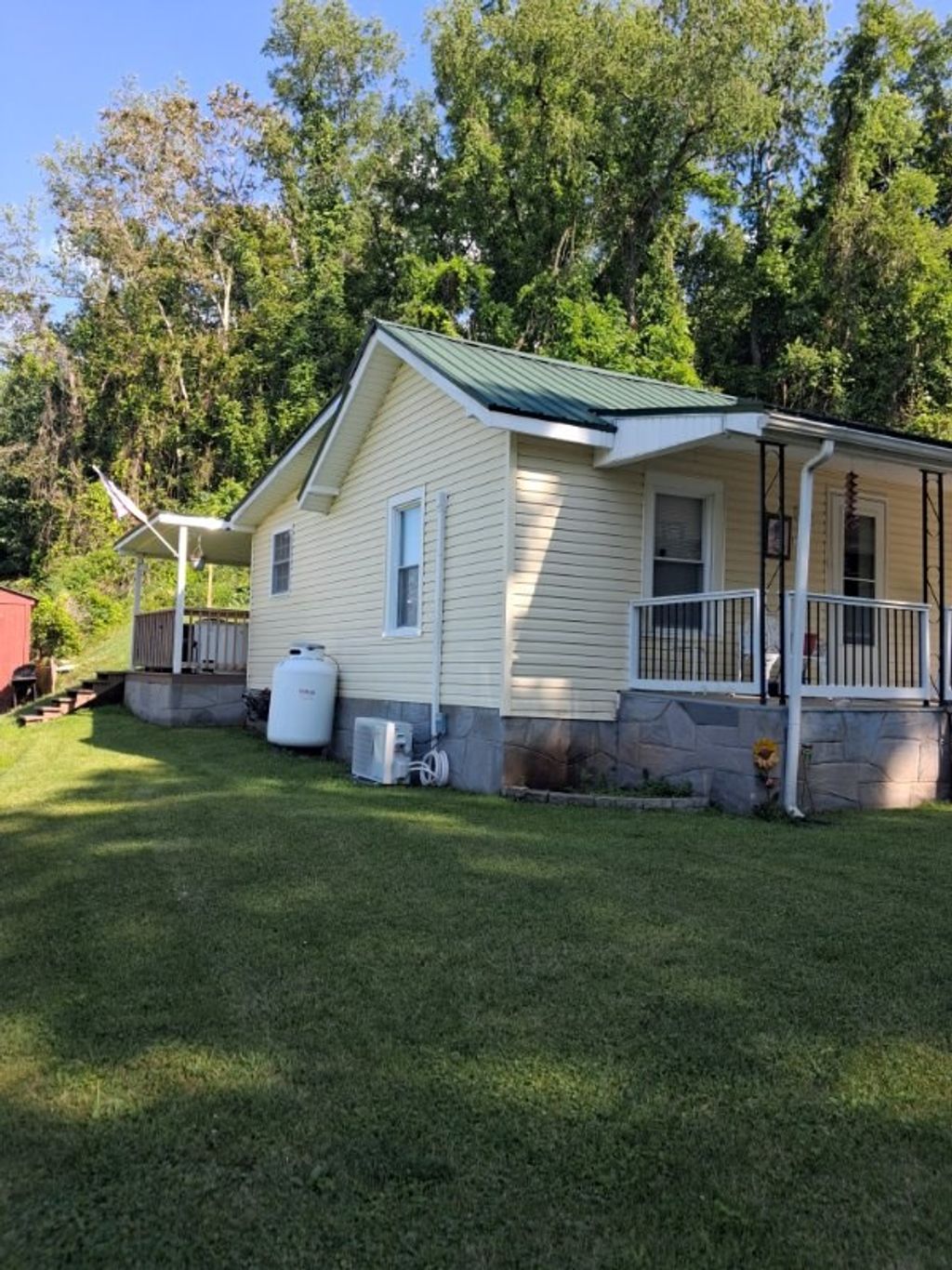 Photo of 205 Birch Street, Pulaski, VA 24301 (MLS # 110329)