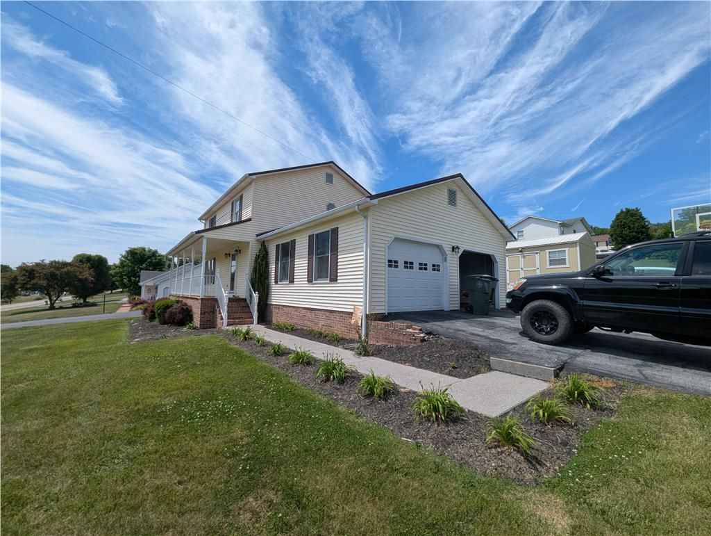 Photo of 509 Cherry Hill Dr, Abingdon, VA 24210 (MLS # 110231)