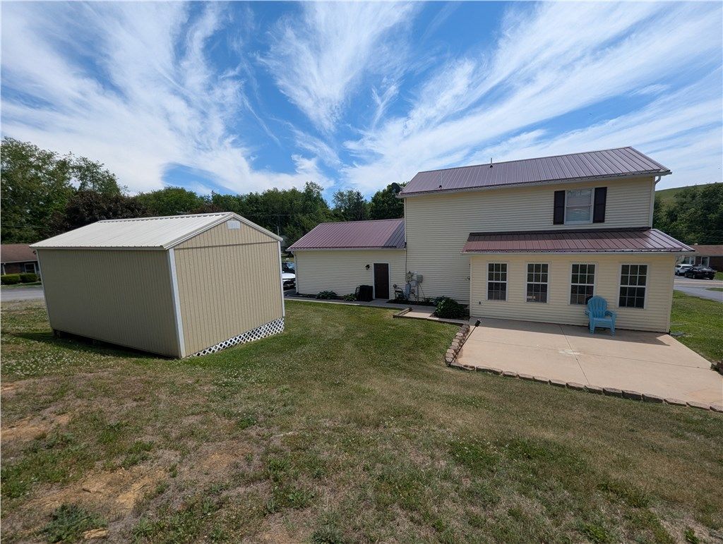 Photo of 509 Cherry Hill Dr, Abingdon, VA 24210 (MLS # 110231)