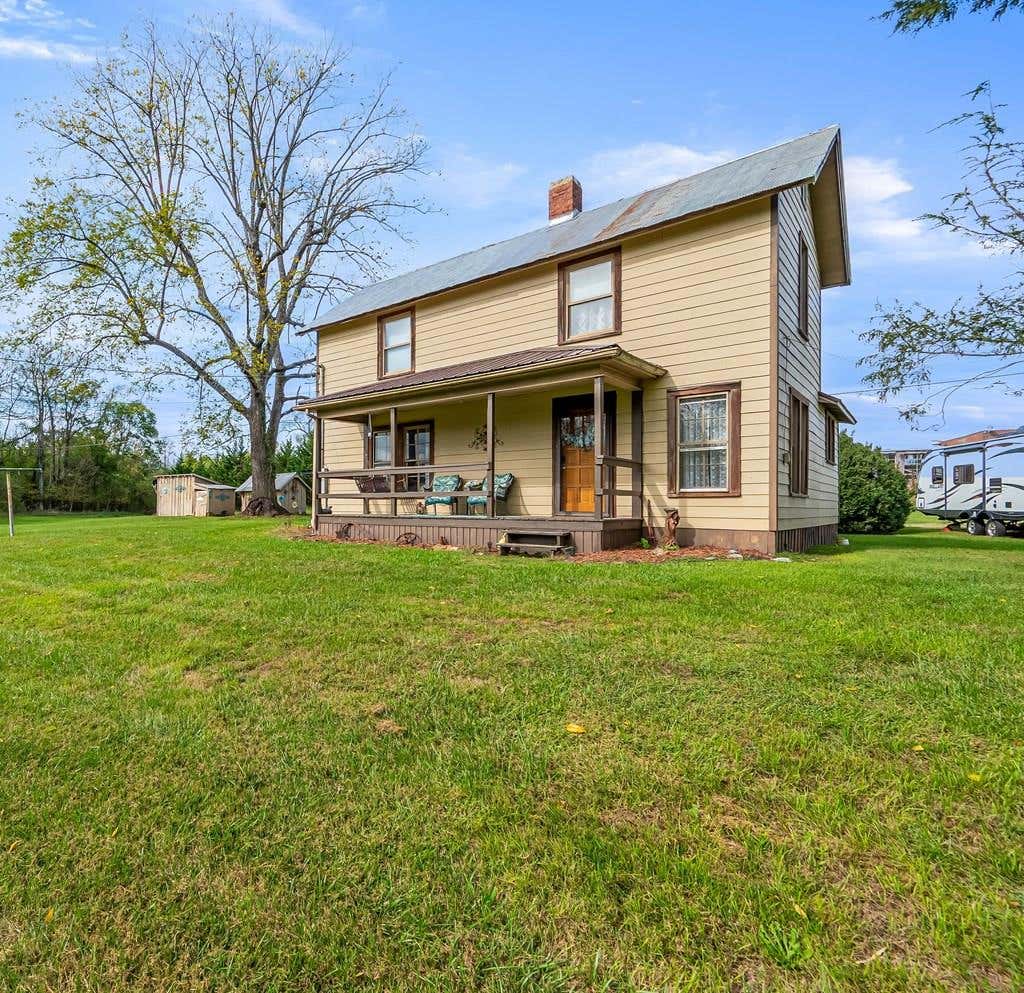 Photo of 483 Store Hill Rd, Austinville, VA 24312 (MLS # 111158)