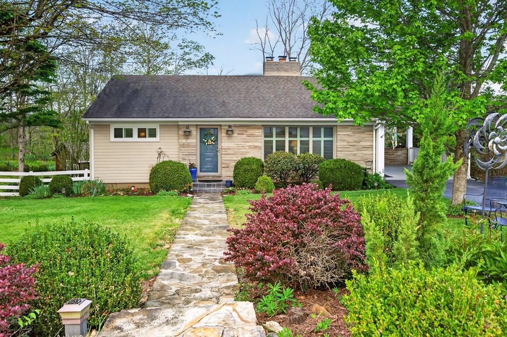 Photo of 859 Mountain View Drive, Marion, VA 24354 (MLS # 109791)
