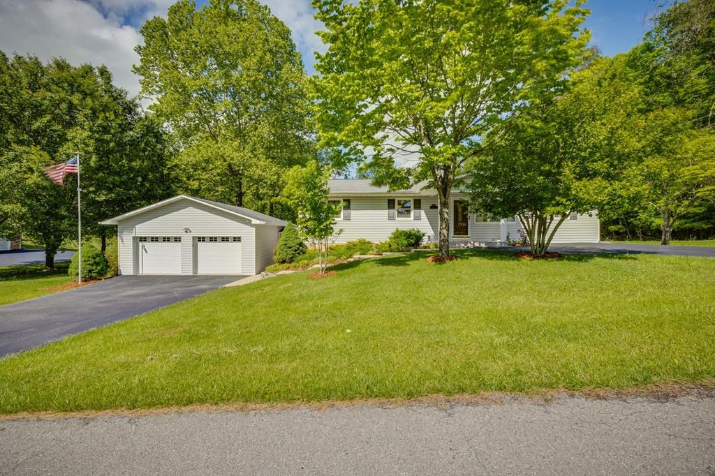 Photo of 534 Andover Drive, Bristol, VA 24201 (MLS # 110109)